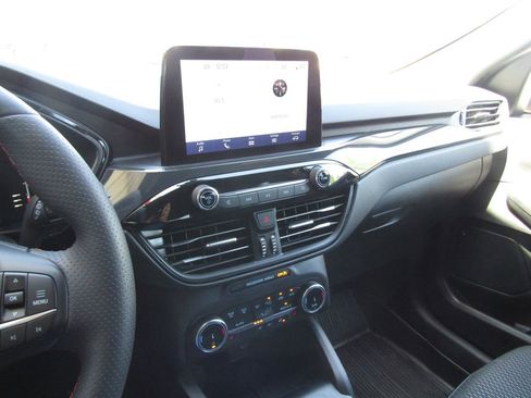 Used 2024 Ford Escape ST-Line w/ Cold Weather Package FWD image 27