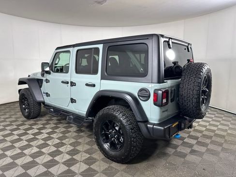 Used 2024 Jeep Wrangler Unlimited image 5