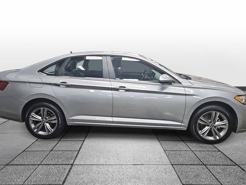 Used 2024 Volkswagen Jetta SE image 4