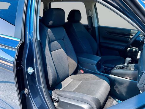 Used 2025 Honda CR-V LX image 9