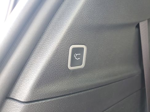 New 2026 Chrysler Pacifica Select image 6