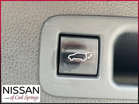Used 2021 Toyota Highlander XLE FWD image 15