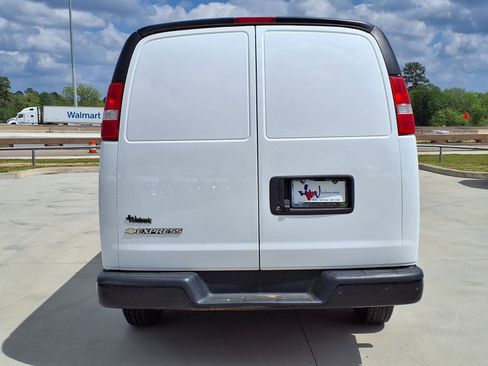 Used 2023 Chevrolet Express 2500 Extended w/ Driver Convenience Package RWD image 8