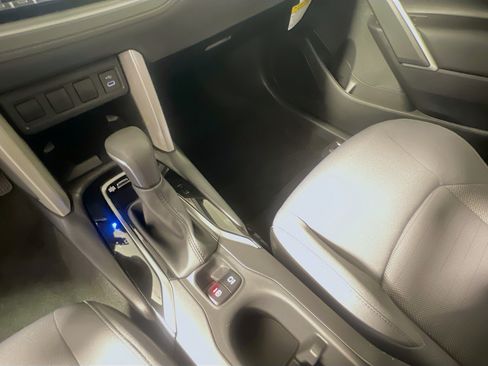 Used 2025 Toyota Corolla Cross AWD Hybrid image 25