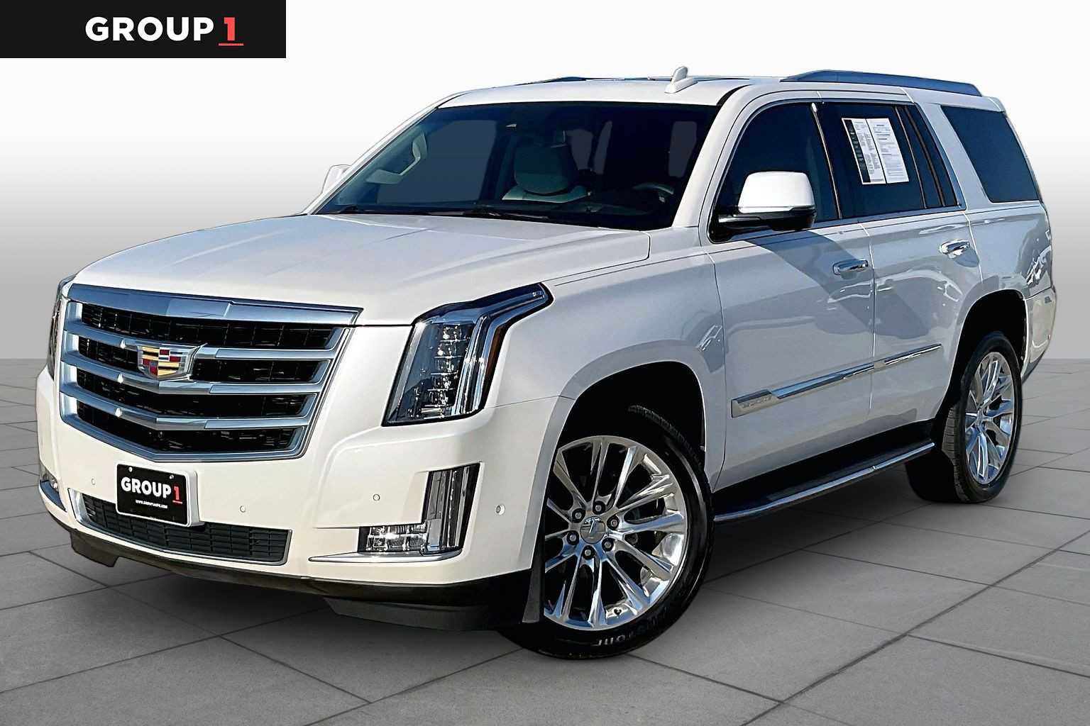 Used 2017 Cadillac Escalade Luxury RWD image 1