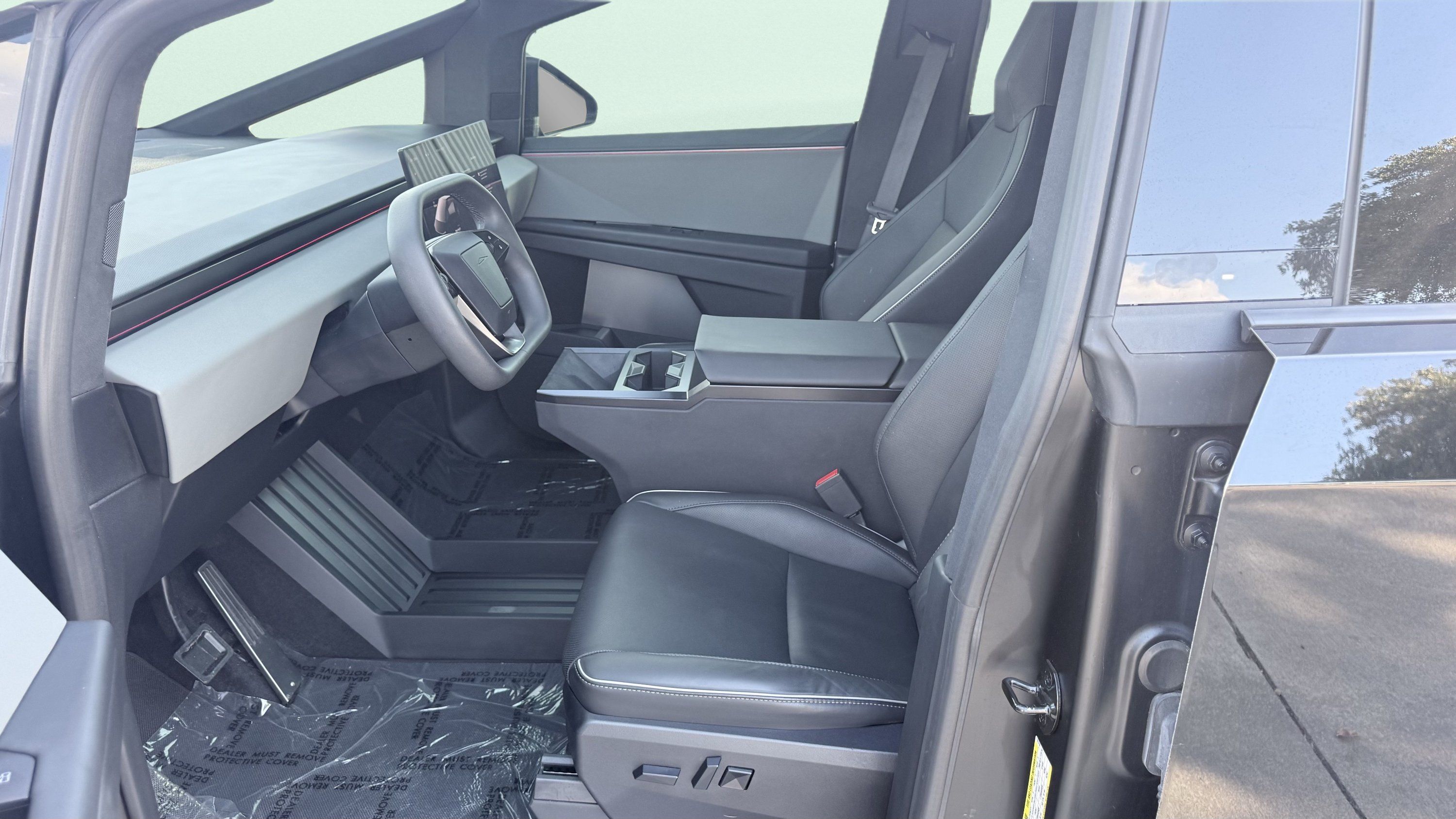 Used 2024 Tesla Cybertruck AWD Crew Cab image 20