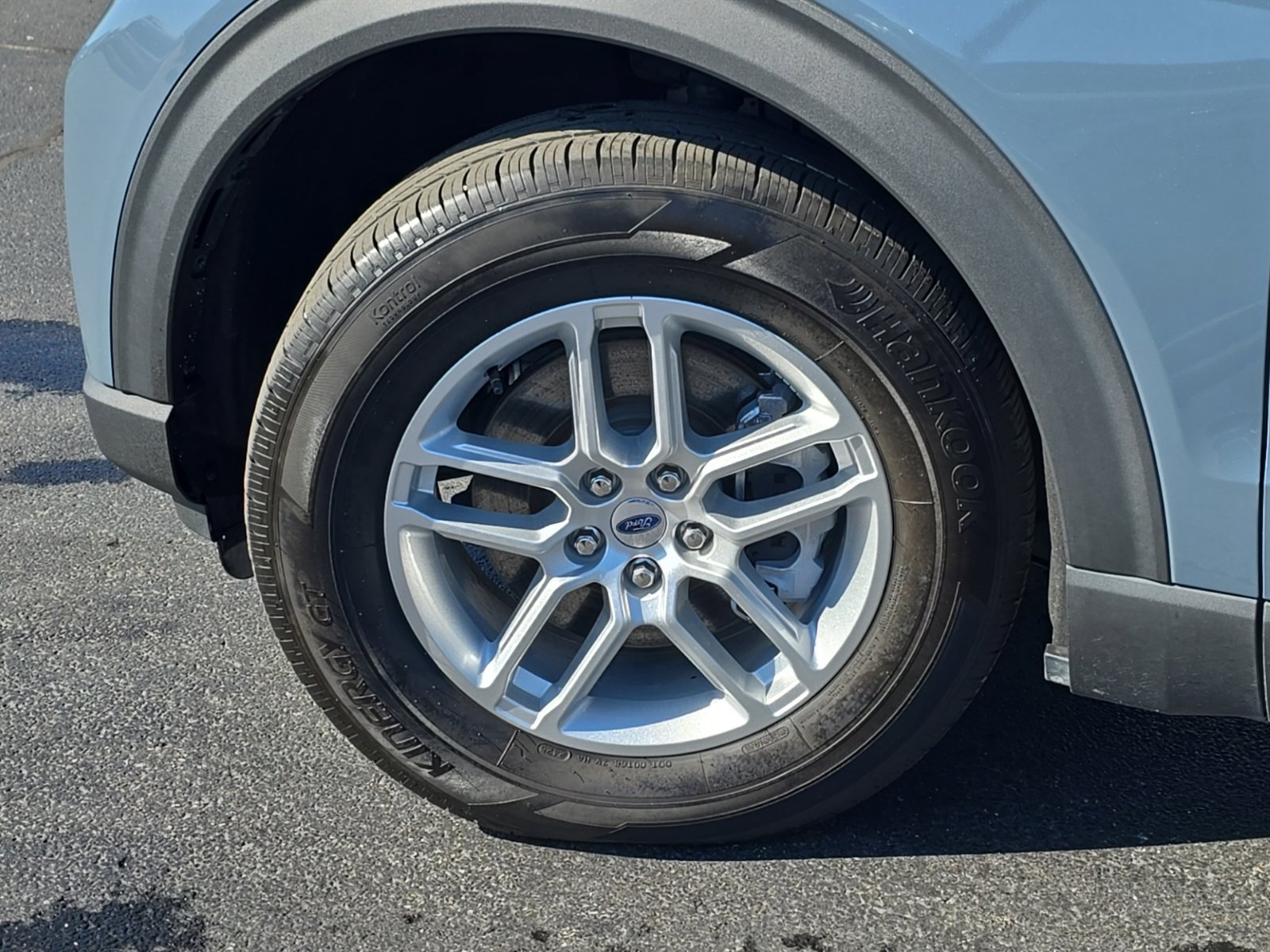 Used 2025 Ford Explorer Active RWD image 56