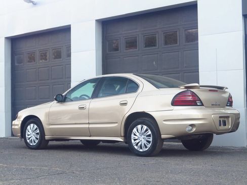 Used 2003 Pontiac Grand Am SE image 3