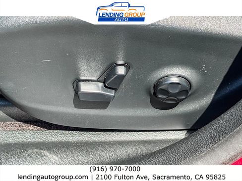 Used 2019 Jeep Cherokee Trailhawk AWD/4WD image 20