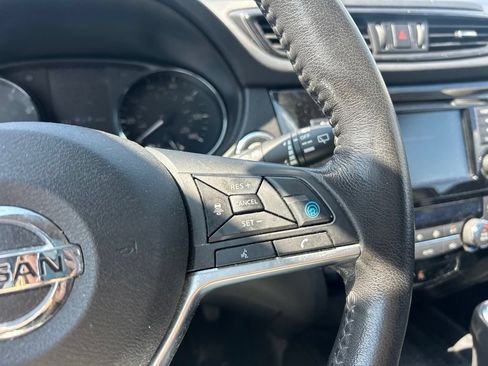 Used 2018 Nissan Rogue SL w/ Premium Package AWD/4WD image 12
