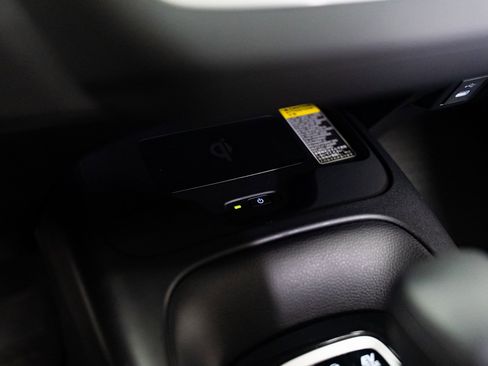 Used 2025 Toyota Corolla LE image 17