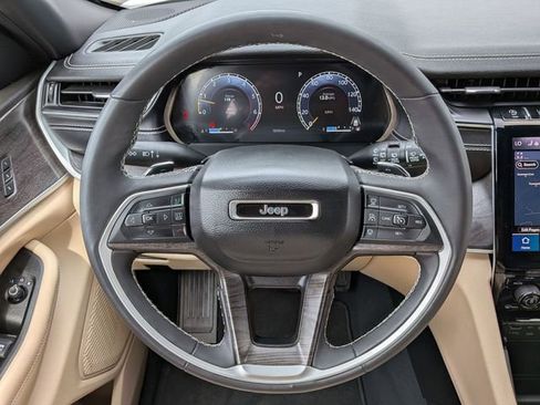 Certified 2023 Jeep Grand Cherokee Limited image 19