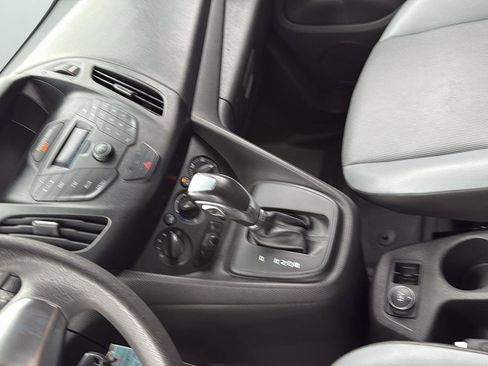 Used 2018 Ford Transit Connect XL image 21