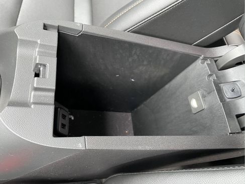 Used 2024 Chevrolet Equinox Premier w/ LPO, Floor Liner Package AWD/4WD image 32