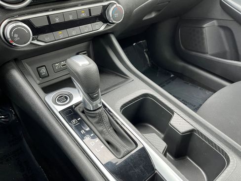 Used 2025 Nissan Sentra SV image 41