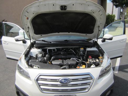 Used 2017 Subaru Outback 2.5i Limited image 12