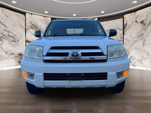 Used 2005 Toyota 4Runner SR5 RWD image 2