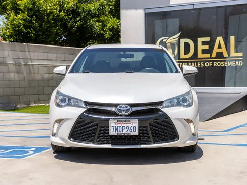 Used 2015 Toyota Camry XSE FWD image 4