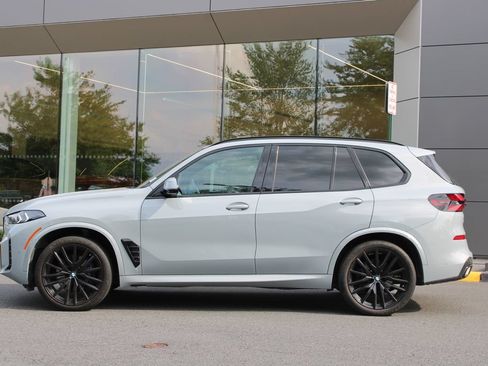 Used 2024 BMW X5 xDrive40i w/ M Sport Package AWD/4WD image 6