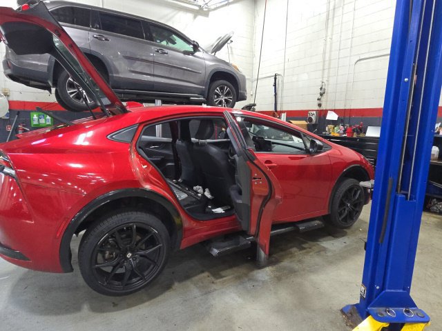 Used 2023 Toyota Prius XLE FWD image 5