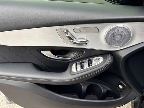 Used 2020 Mercedes-Benz GLC 300 GLC 300 image 24
