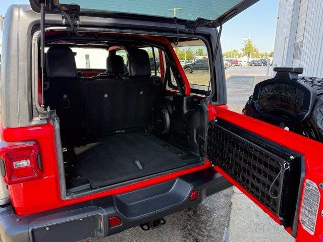Used 2018 Jeep Wrangler Unlimited Rubicon AWD/4WD image 5