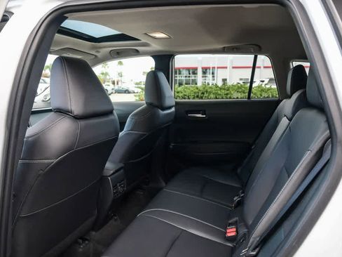 Used 2023 Toyota Corolla Cross XLE w/ Convenience Package FWD image 19