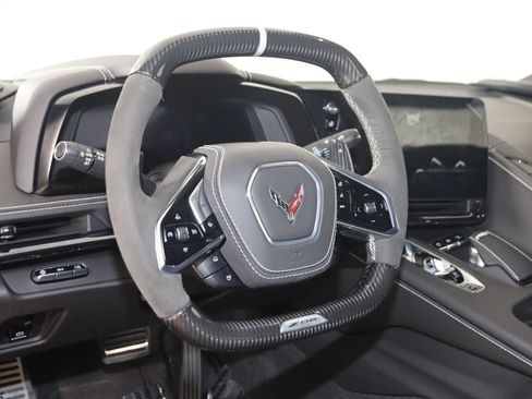 Used 2025 Chevrolet Corvette Z06 w/ Z07 Performance Package RWD image 7