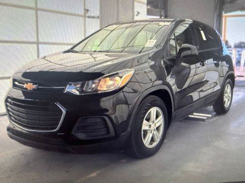 Used 2020 Chevrolet Trax LS w/ Tint and Cruise Package FWD image 2