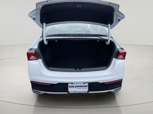 Used 2022 Kia K5 LXS image 9