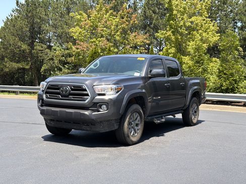 Used 2019 Toyota Tacoma SR5 RWD image 12