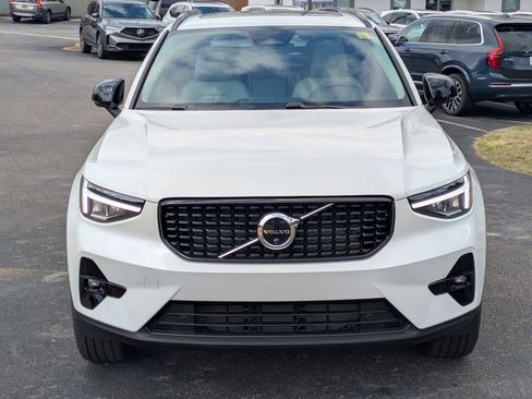 New 2026 Volvo XC40 B4 Plus w/ Climate Package image 9