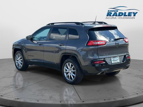 Used 2018 Jeep Cherokee Latitude AWD/4WD image 4