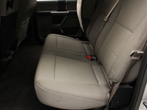 Used 2016 Ford F150 XLT AWD/4WD image 19