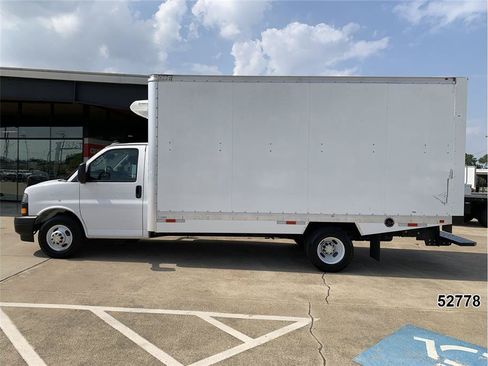 Used 2024 Chevrolet Express 3500 w/ Power Convenience Package RWD image 4