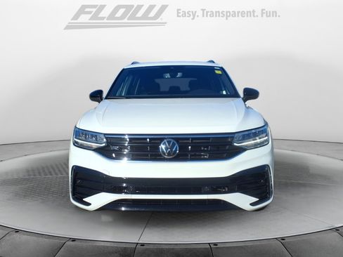 Used 2024 Volkswagen Tiguan SE R-Line image 2