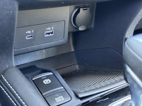 Used 2024 Nissan Kicks SV FWD image 7