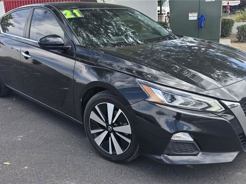 Used 2021 Nissan Altima 2.5 SV FWD image 3