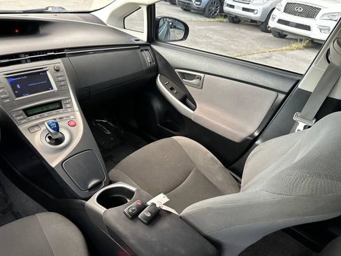 Used 2013 Toyota Prius Two w/ Preferred Accessory Pkg FWD image 39