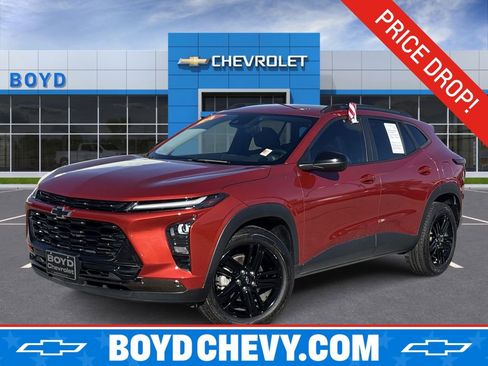 Certified 2024 Chevrolet Trax ACTIV w/ Driver Confidence Package image 1