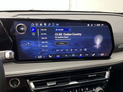 Certified 2025 Chevrolet Traverse LT w/ Midnight/Sport Edition AWD/4WD image 19