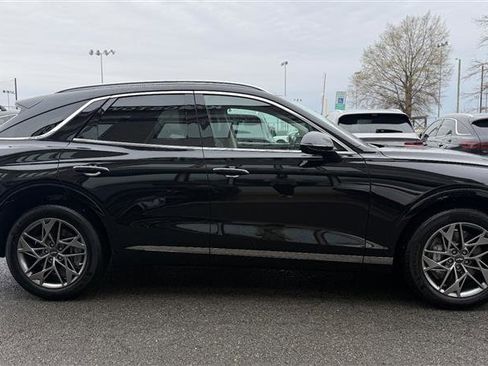 Used 2024 Genesis GV70 2.5T w/ Advanced Package image 6