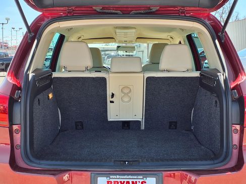 Used 2012 Volkswagen Tiguan S image 16