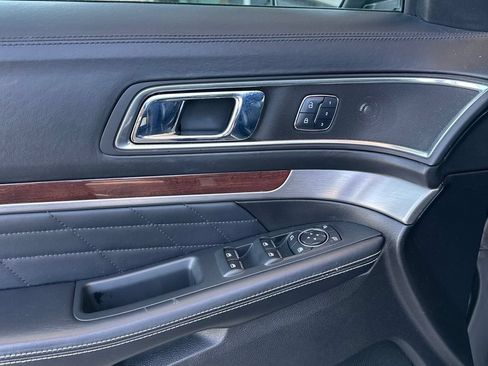 Used 2017 Ford Explorer Platinum AWD/4WD image 23
