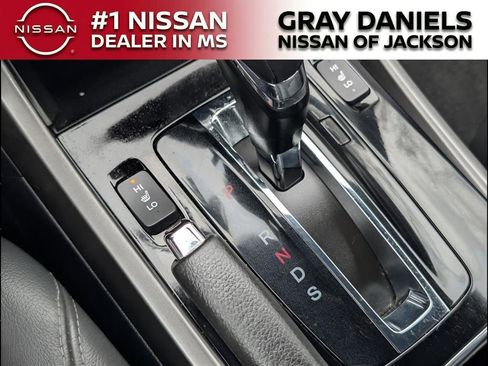 Used 2017 Honda Accord EX-L image 18