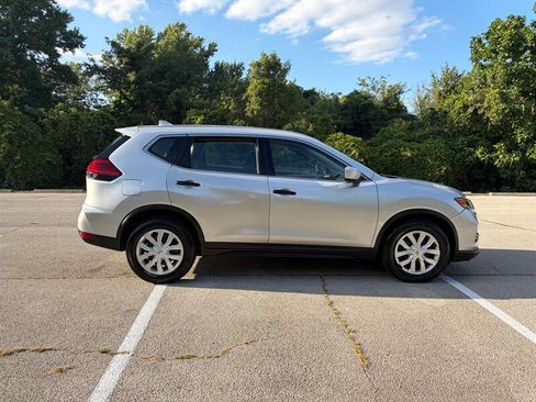 Used 2017 Nissan Rogue S FWD image 6