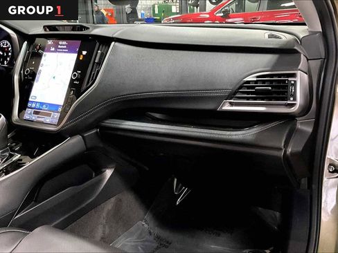 Used 2021 Subaru Outback Limited image 18