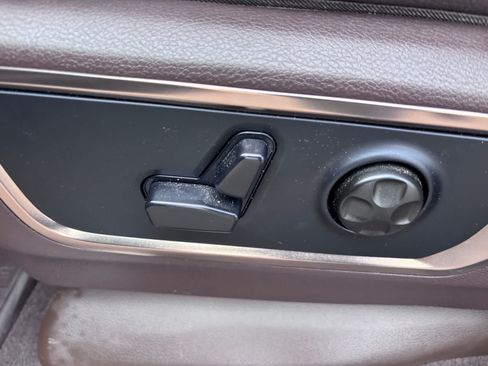 Used 2025 RAM 1500 Limited AWD/4WD image 14