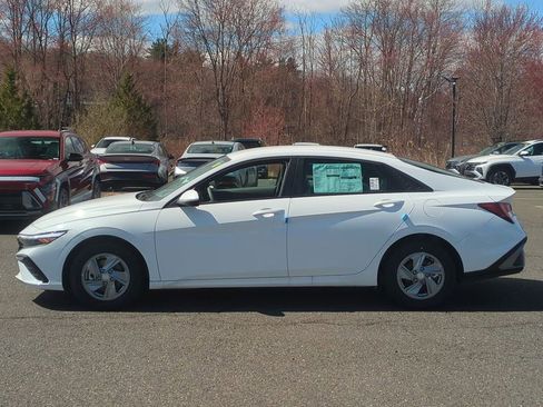 New 2026 Hyundai Elantra SE FWD image 6