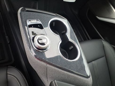 New 2025 Cadillac Optiq Luxury 1 w/ LPO, ONYX Package image 8